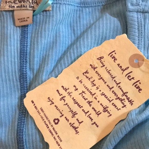 One World Tee W/Multicolored Scarf - NWT 3X - Picture 7 of 8